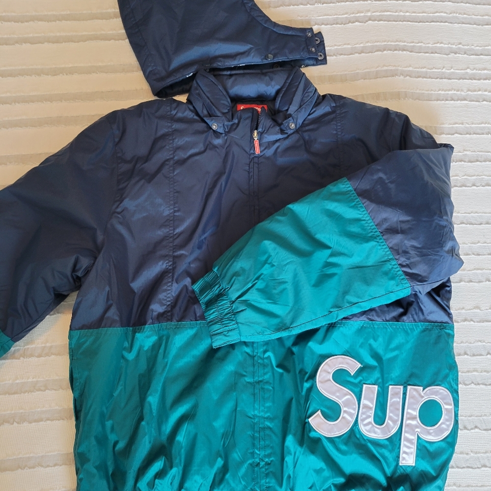 SUPREME Sideline Logo Parka Puffer Jacket